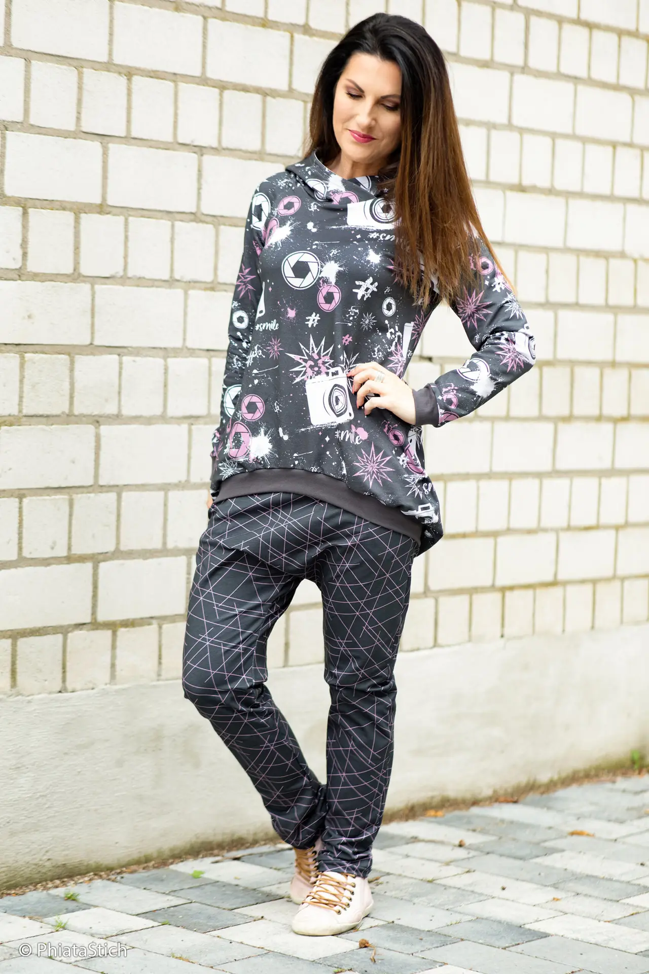 Dressiriie, aasaline - abstraktsed jooned, lilla (Street Style by Lycklig Design) - Pilt 6