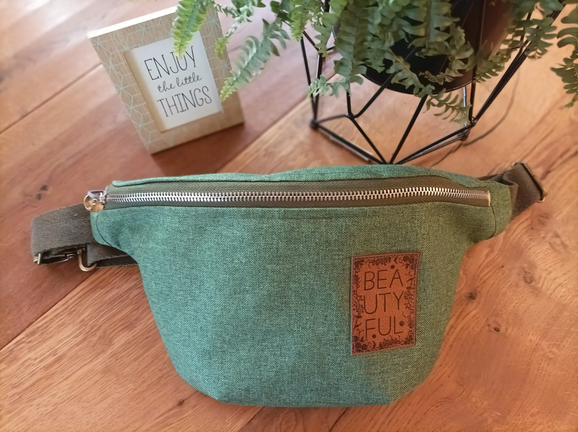 Paberlõige - vöökott "Bauchtasche" - Pilt 4