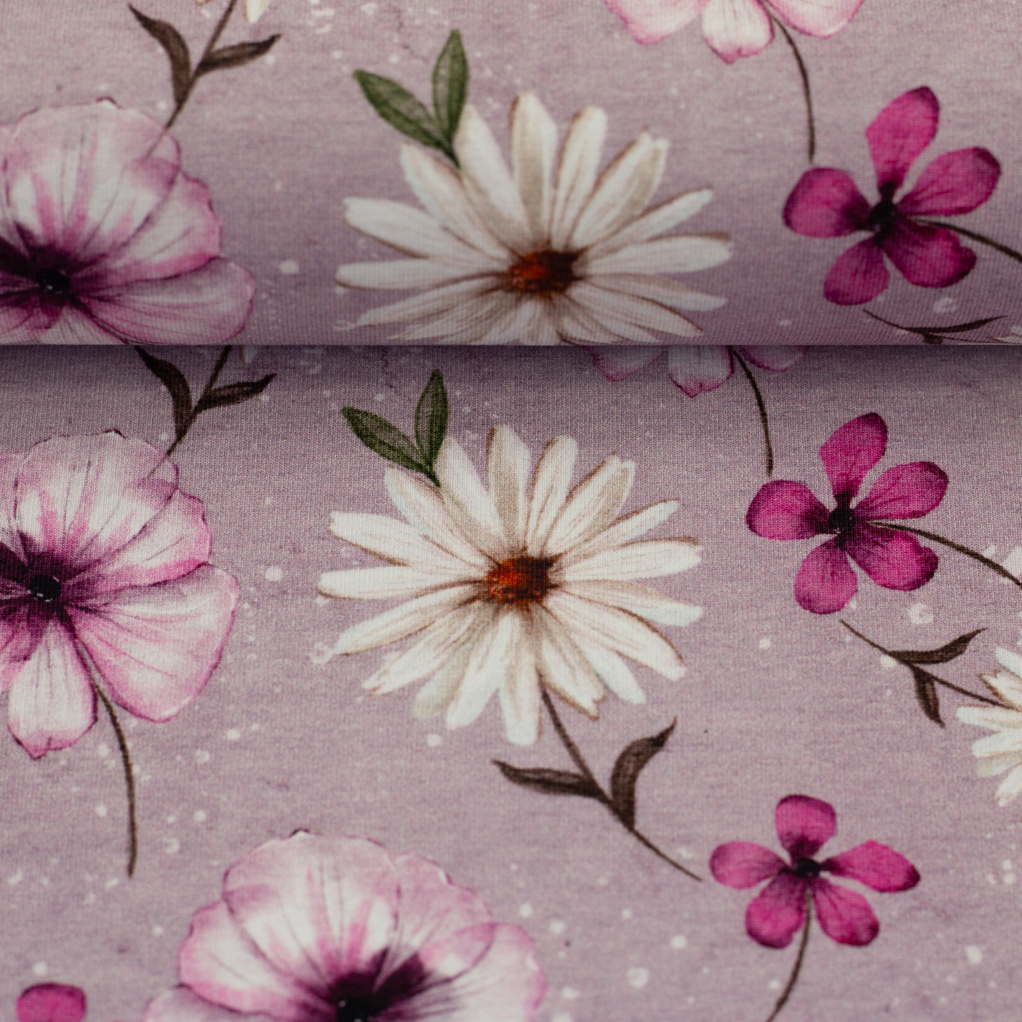 Modaal ja puuvillaga dressiriie - lilled vanaroosal. Sobib laste ja naiste riiete õmblemiseks, kleidid, pluusid, pusad, seelikud.